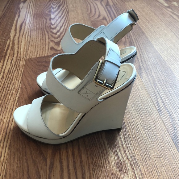 Guess Jazminn Wedge | Size 6.5 | White w/ Zipper - Picture 3 of 8